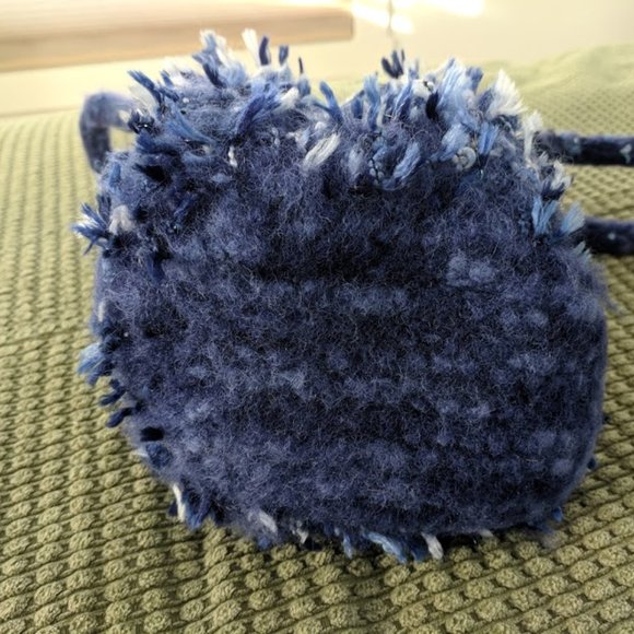 Looking for a personalized gift? Hand knit draw string purse - Picture 2 of 5